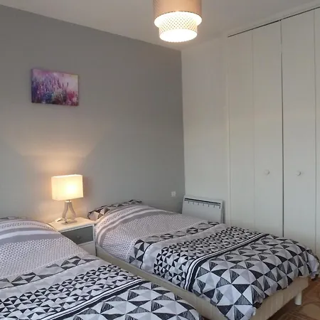 T2 De 39m2 Face Au Parc General De Gaulle A Balaruc-les-bains, Proche Des Thermes - Fr-1-503-144 Apartment